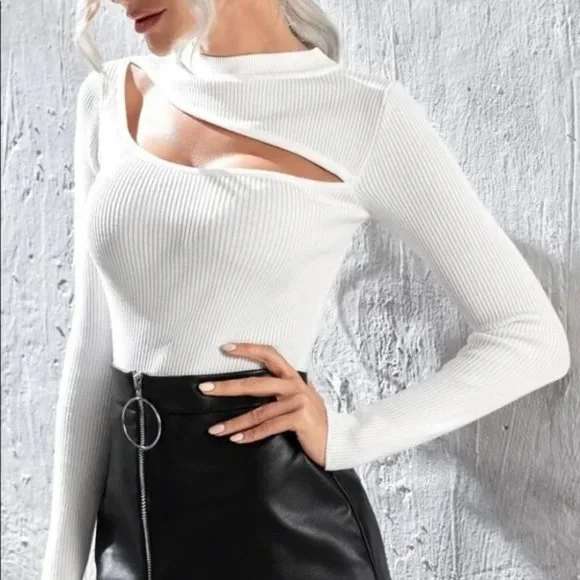 Contemporary minimalist White cutout sweater top - Picture 3 of 5